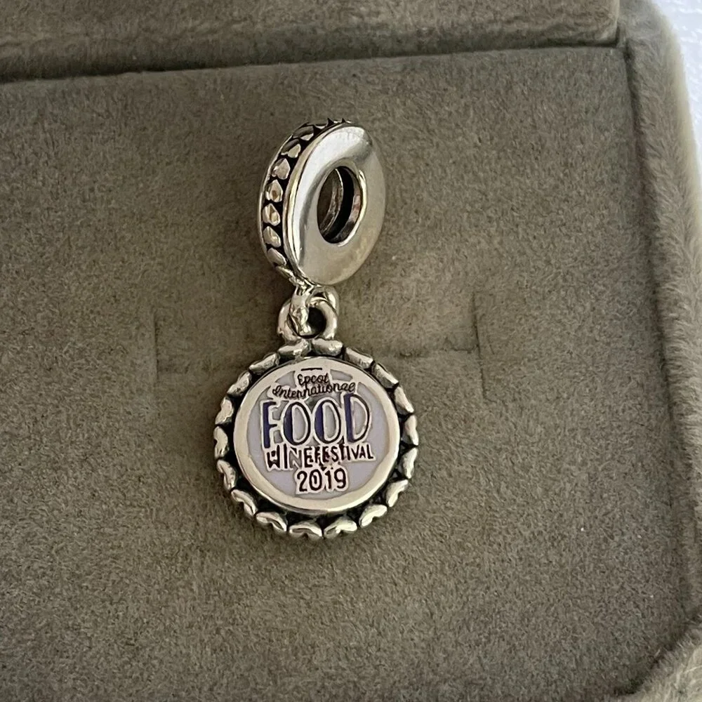 Pandora Disney Passholder Minnie Exclusive Charm - Picture 4 of 4